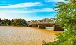 Một dòng Hương có màu sắc khác thường.