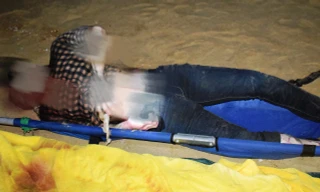 Danh tính nam thanh niên đã tử vong trôi dạt vào bờ vịnh Chân Mây, TT-Huế, chưa được xác định do không có giấy tờ tùy thân và không có người quen đến tiếp nhận