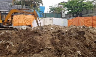 Theo UBND phường Thuận Thành, việc ông Tâm chưa có đầy đủ các giấy tờ thủ tục cần thiết mà vẫn tiến hành cải tạo, xây dựng tại khu đất 47 Nguyễn Biểu là vi phạm.