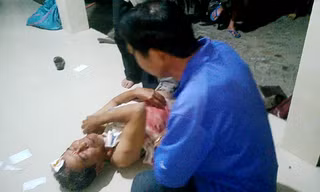 Nạn nhân Hoàng Trọng Niệm bị đối tượng 'cát tặc' Hoàng Trọng Trị chém trọng thương 
