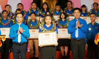 Gặp gỡ và vinh danh 12 chi Đoàn mạnh, 90 bí thư chi Đoàn tiêu biểu toàn quốc của cụm Bắc Trung Bộ.