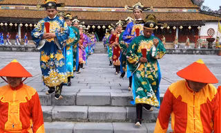 Tái hiện lễ Nguyên đán dưới thời nhà Nguyễn theo hình thức sân khấu hóa.