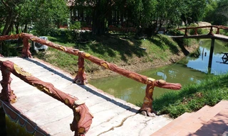 Hàng loạt công trình do ông Lê Ngọc Thiện lấn chiếm khe suối, đất công xây dựng trái phép, tuy nhiên, đại diện chính quyền tinhe TT-Huế khẳng định không chống lưng cho sai phạm có hệ thống này