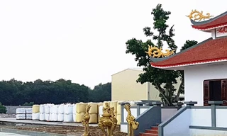 Khu đền miếu trong khu công nghiệp từng bị lập biên bản, buộc dừng thi công nhưng chủ công trình vẫn hoàn thiện và đưa vào sử dụng như thế này