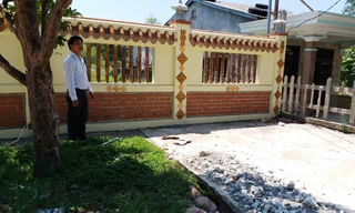 Điểm đấu nối đường quy hoạch là đất công do nhà nước quản lý với Tỉnh lộ 25 hiện bị ông chủ Lê Ngọc Thiện cho xây tường rào bít kín lối vào, biến đất công thành "đất ông"