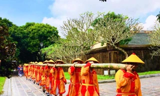 Hoàng cung Huế hạ nêu, tưng bừng khai ấn đầu năm