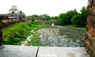 Những pháo đài cổ trở thành "view" đẹp trên Thượng thành Huế, sau khi hàng trăm hộ bất đắc dĩ "sống bám" nhiều năm ở di tích này đã được di dời đi.