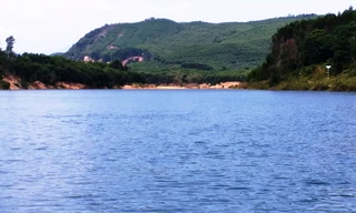 Sau sai phạm nghiêm trọng về khai thác cát sỏi trên sông Bồ, việc thực hiện khắc phục môi trường, khôi phục hiện trạng chưa được đơn vị liên quan thực hiện