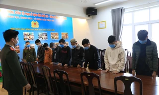 Nhóm đối tượng phạm pháp nằm trong chuyên án “Đấu tranh với nhóm đối tượng có hành vi sử dụng mạng Internet để thực hiện hoạt động lừa đảo chiếm đoạt tài sản và đánh bạc, tổ chức đánh bạc” vừa bị Công an TT-Huế bóc gỡ.