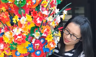 Nghề sản xuất ra loại hoa giấy để dùng cho việc tâm linh ngày Tết này có lịch sử trên dưới 300 năm. Ngày nay, hoa giấy còn phục vụ cho du lịch.