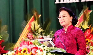 Chủ tịch Quốc hội Nguyễn Thị Kim Ngân đề nghị tiếp tục xây dựng Thừa Thiên Huế trở thành “đô thị di sản” với định hướng “di sản, văn hóa, sinh thái, cảnh quan, thân thiện với môi trường” theo Kết luận 48-KL/TW và Thông báo 175-TB/TW của Bộ Chính trị