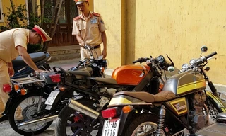 Số mô tô hạng sang này được phát hiện, tạm giữ để xác minh điều tra từ vi phạm của ô tô lắp thùng sau không đúng thiết kế