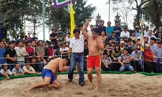 Khai hội vật làng Thủ Lễ truyền thống
