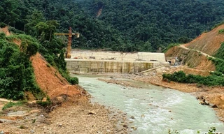 Công trình đập thuộc dự án thủy điện Rào Trăng 3 cần được kiểm định, đánh giá độ an toàn để quyết định có tiếp tục xây dựng, hoàn thiện công trình hay không.