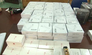 Các hộp đựng thuốc lá điện tử không rõ nguồn gốc xuất xứ 