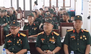 Thăm hỏi, tặng quà các thương binh nặng tại Thanh Hoá và Ninh Bình