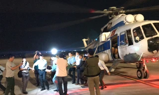 Trực thăng đưa chiến sĩ ở đảo Thổ Chu vào TPHCM cấp cứu
