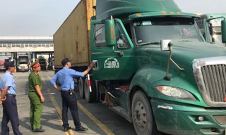 Thùng container hàng bị Vũ đánh cắp mang đi bán.