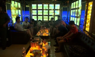 Đột kích nhà hàng ở Sài Gòn phát hiện hàng chục người đang phê ma tuý