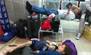 Thêm nhiều chuyến tàu trễ giờ, nghìn người vật vờ ở ga Sài Gòn