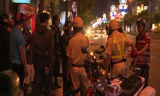 Trắng đêm theo chân 'quả đấm thép 363' TPHCM ngày cận Tết