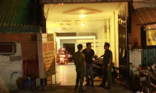 Lực lượng chức năng điều tra vụ việc.