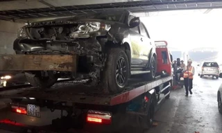 Chiếc xe được đưa về công an.