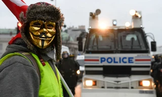 Biểu tình lan rộng tại Pháp, 'áo vàng' đụng độ cảnh sát