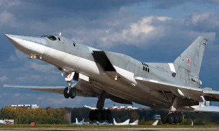 Oanh tạc cơ Tu-22M3 Nga xuất hiện bất ngờ trên Biển Đen