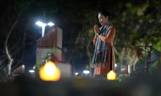 Dâng hương, thắp nến tri ân các bậc tiền nhân