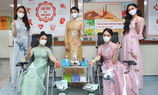 Chủ nhật Đỏ tặng quà, trao hy vọng đến người bệnh