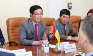 Đại sứ Việt Nam tại Ukraine Nguyễn Hồng Thạch. (Ảnh: FB)