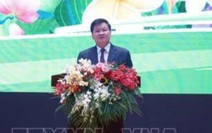 Đồng chí Thongloun Sisoulith, Tổng Bí thư, Chủ tịch nước Lào, phát biểu tại lễ kỷ niệm. Ảnh: Bá Thành/TTXVN