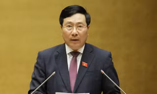 Phó Thủ tướng Thường trực Phạm Bình Minh đăng đàn trả lời chất vấn