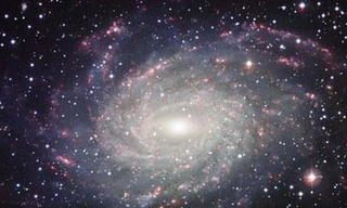 Cận cảnh 'anh em sinh đôi' của dải Ngân hà