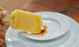 Trải nghiệm món kem chấm muối ô mai độc lạ ở Hà Nội