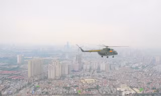 Trực thăng của 3 Sư đoàn Không quân thục luyện bay chào mừng Triển lãm Quốc phòng quốc tế Việt Nam 2024 