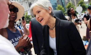 Ứng viên Tổng thống Mỹ của đảng Xanh Jill Stein bị tòa án quận Morton, bang North Dakota phát lệnh bắt giữ