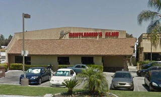 Ông bố trẻ Auwin Dargin bỏ mặc con mới 9 tháng trong xe để đi xem múa thoát y ở câu lạc bộ Synn Gentleman