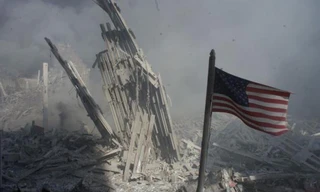 Đống đổ nát sau vụ khủng bố 11/9/2001.