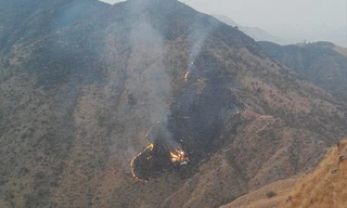 Hiện trường vụ rơi máy bay nhìn từ xa