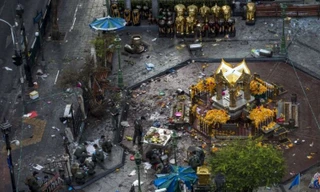 Hiện trường vụ đánh bom đền Erawan ở Bangkok hồi tháng 8/2015.