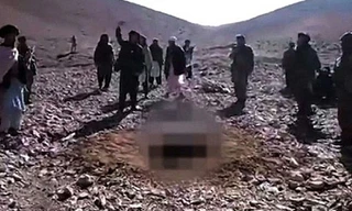 Một cảnh ném đá của Al Qaeda