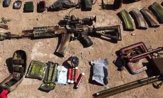 Các vật dụng được cho là của cố vấn quân sự người Nga bị IS giết hại