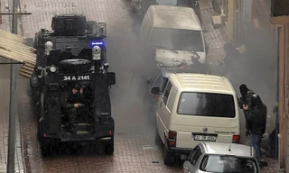 Lực lượng an ninh Thổ Nhĩ Kỳ bắn trả lại hai nghi phạm nữ