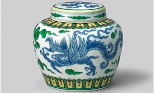 Chiếc bình sứ cổ có giá trị tới 5,4 tỷ VND