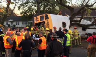 Hiện trường vụ tai nạn xe bus khiến 6 học sinh thiệt mạng ở Mỹ