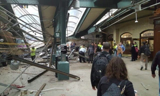 Hiện trường vụ tàu lao vào ga ở Mỹ