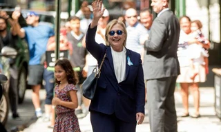 Ứng viên Tổng thống Mỹ của đảng Dân chủ Hillary Clinton không khỏe khi dự lễ tưởng niệm nạn nhân khủng bố vụ 11/9