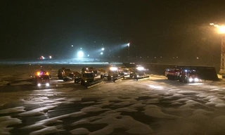 Chiếc máy bay hạ cánh khẩn cấp xuống sân bay Tolmachevo ở Novosibirsk, Nga 